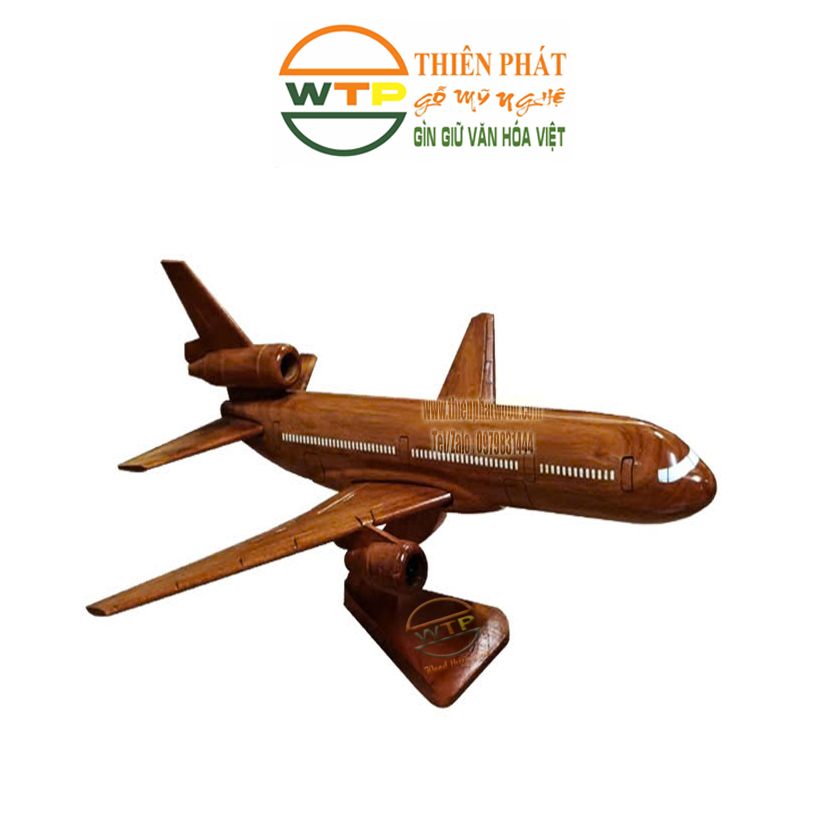 Mô hình máy bay gỗ tái hiện lại chiếc máy bay Boeing 787 thực tế